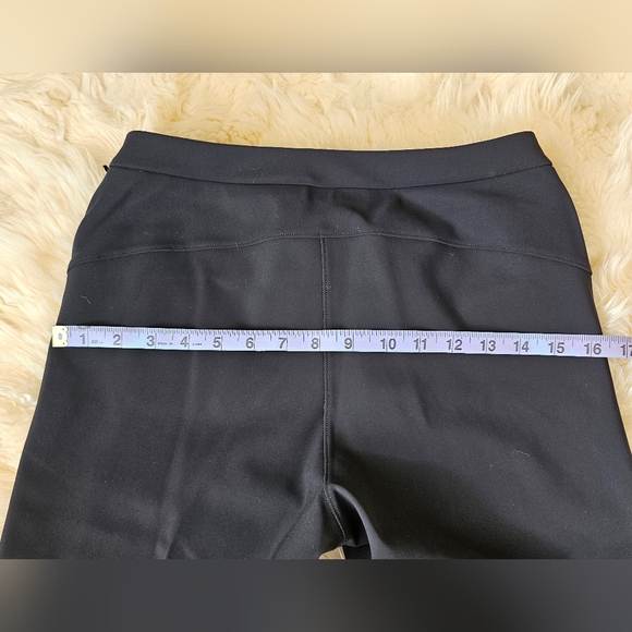 SOLD- Lululemon CA 35801 RN 106259 - Picture 4 of 7